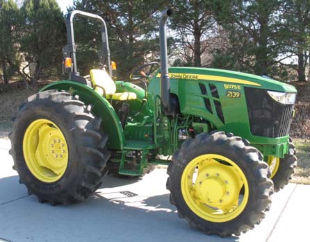 John Deere 5075E