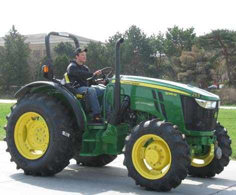 John Deere 5085M
